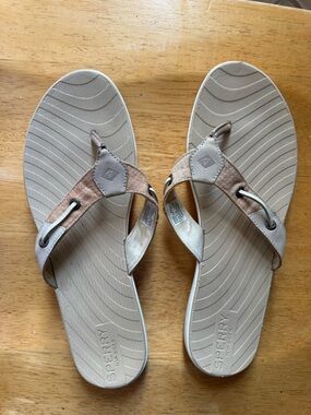 Sperry Tan/Brown Suede-Trim Flip Flop Sandals Women’s Size 10